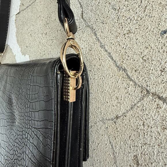 Black Faux Croc Embossed Crossbody Bag Gold Hardware Floral Lining Charles David - Picture 10 of 10
